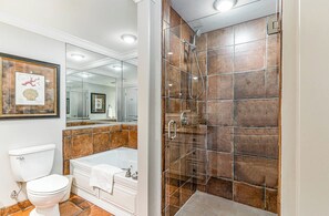 シャワー、ヘアドライヤー、タオル