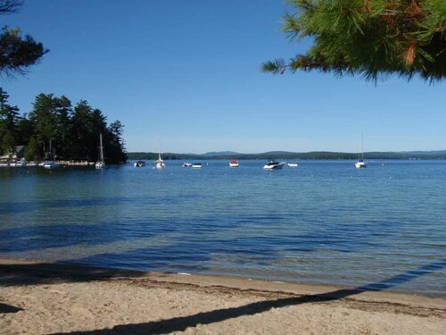Rustic Lakehouse - Firepit & Funhouse
