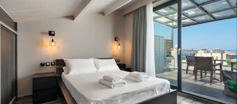 Villa Cicada Chania, Beachside Villa,  Car included   With Seaview 🚗🌊