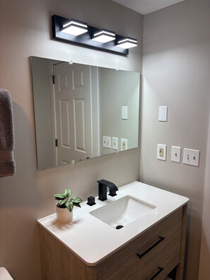 Hair dryer, towels, soap, toilet paper - Absolute best ski on-off Slopeside location. Summer 2025 Reno just completed. (Jay)