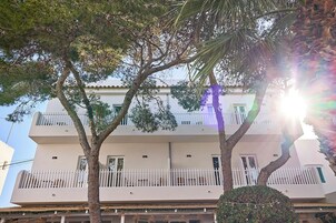 Fachada de la propiedad