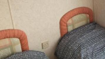 Cabin | 2 bedrooms, iron/ironing board, free WiFi, bed sheets