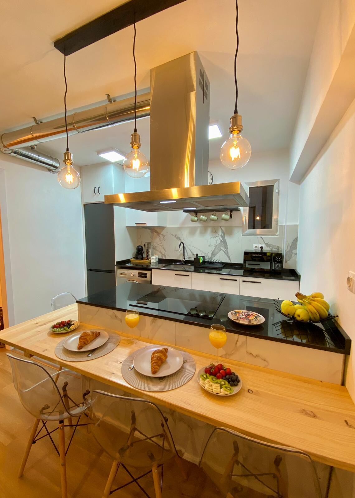 Premium Apartment, 1 Bedroom | Private kitchen | Full-size fridge, microwave, oven, stovetop