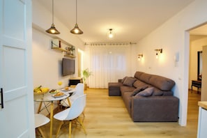 Deluxe Apartment, 1 Bedroom | Living area - apartastur26 (Oviedo)