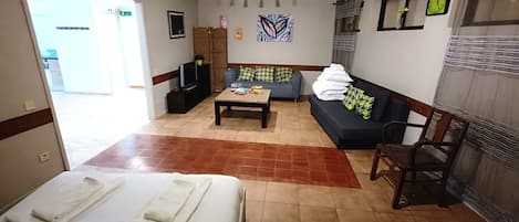 Strykjärn/strykbräda, gratis wi-fi och sängkläder