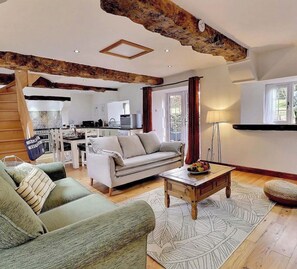 智能电视、壁炉