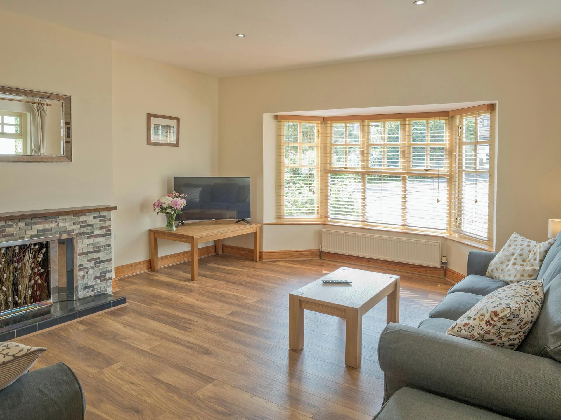 テレビ、テーブルサッカー台