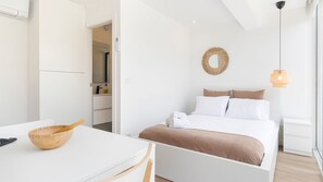 Ferros/tábuas de passar roupa, Wi-Fi de cortesia, roupa de cama