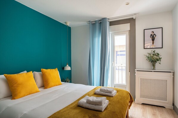 2 bedrooms, iron/ironing board, WiFi