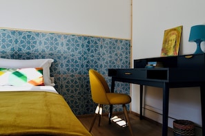 2 bedrooms, in-room safe, desk, blackout curtains