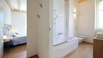 Articles de toilette gratuits, sĂšche-cheveux, bidet, serviettes fournies