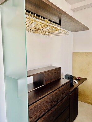 Interior - La Piazzetta, Luxury Charming Balcony Room, a few steps from the beach  (Polignano a Mare)