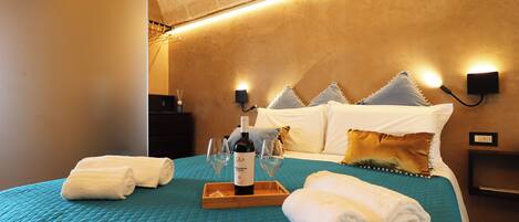1 bedroom, in-room safe, iron/ironing board, free WiFi
