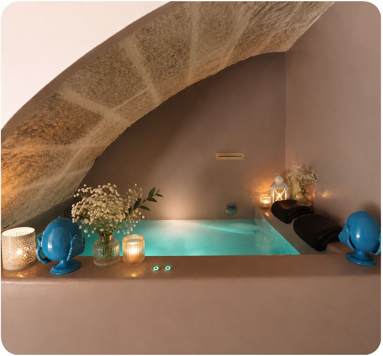 Piscina coperta, una piscina riscaldata