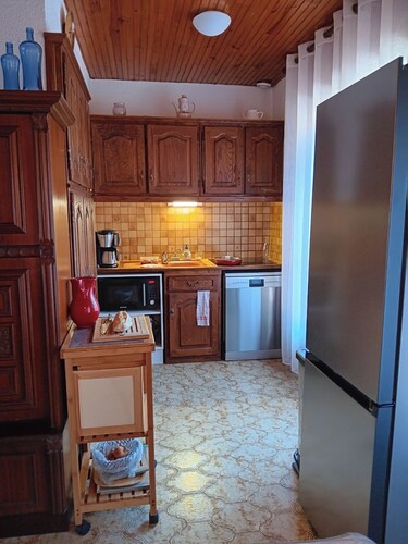 In the heart of Argelès plage, near beach, shops and town center