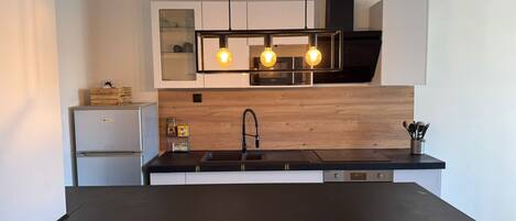 ثلاجة، ميكروويف، فرن