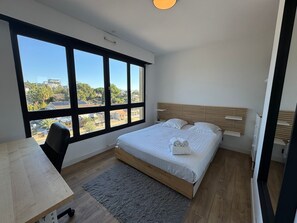 1 chambre, fer et planche à repasser, Wi-Fi gratuit, draps fournis