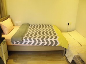 2 Schlafzimmer, Bügeleisen/Bügelbrett, Bettwäsche
