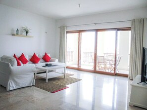 Living area - Elegant Coastal Living (As Sifah)
