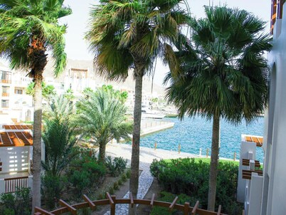 Serene 2-Bedroom Retreat