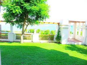 Property grounds - Cozy Waterfront Home (As Sifah)