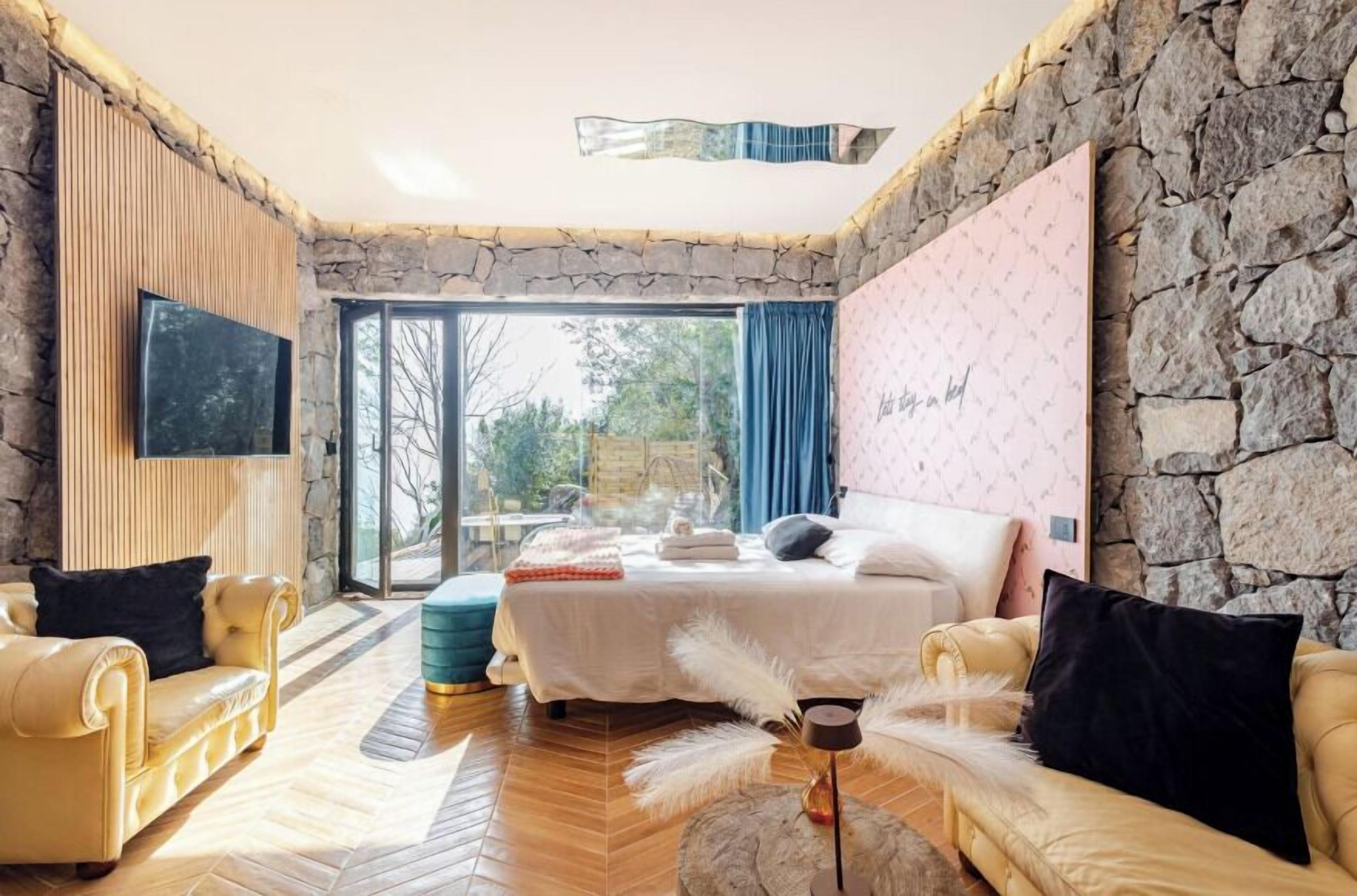 Luxury Suite, Sea View | 1 bedroom, premium bedding, down comforters, pillowtop beds