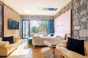 Luxury Suite, Sea View | 1 bedroom, premium bedding, down comforters, pillowtop beds