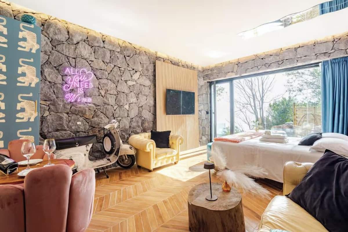 Phòng Suite Cao cấp, quang cảnh biển | 1 phòng ngủ, bộ đồ giường cao cấp, chăn bông, nệm có lớp đệm bông 