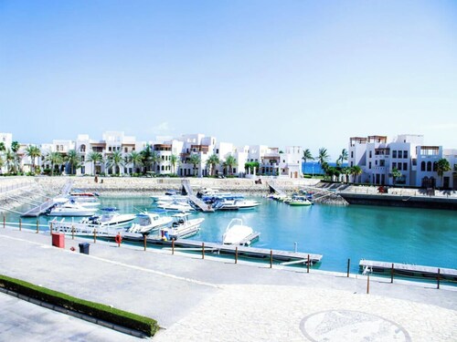 Scenic Marina View Retreat