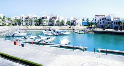 Scenic Marina View Retreat