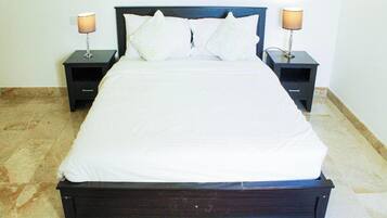 3 dormitorios, tabla de planchar con plancha, Internet y ropa de cama