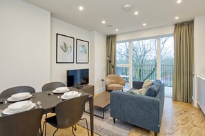 객실 내 식사 공간