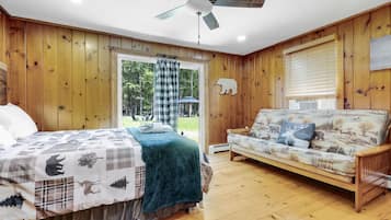 4 makuuhuonetta, työpöytä, vauvan matkasänky, ilmainen Wi-Fi