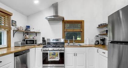 The Gamehouse – Lake Access Nearby