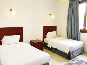 2 Schlafzimmer, Bügeleisen/Bügelbrett, Bettwäsche