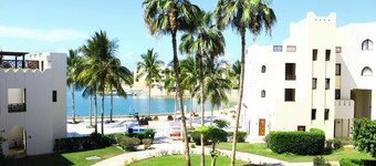 Stylish 2-Bedroom Marina Escape