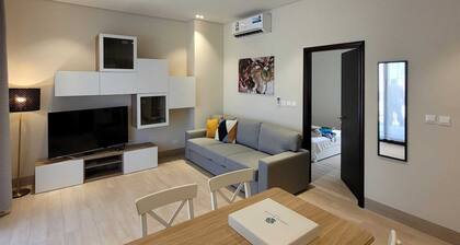 Chic 1-Bedroom with Pool View