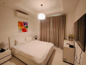 1 bedroom, iron/ironing board, bed sheets - Charming Studio with Garden Terrace (Salalah)