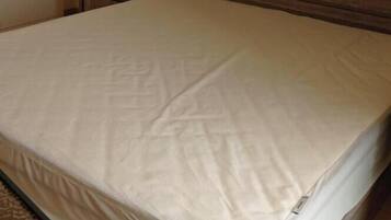 2 chambres, fer et planche Ă repasser, draps fournis