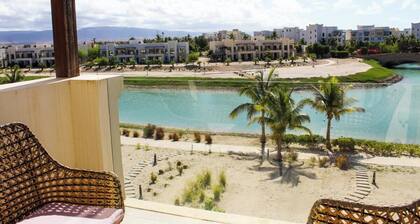 Charming Balcony Retreat