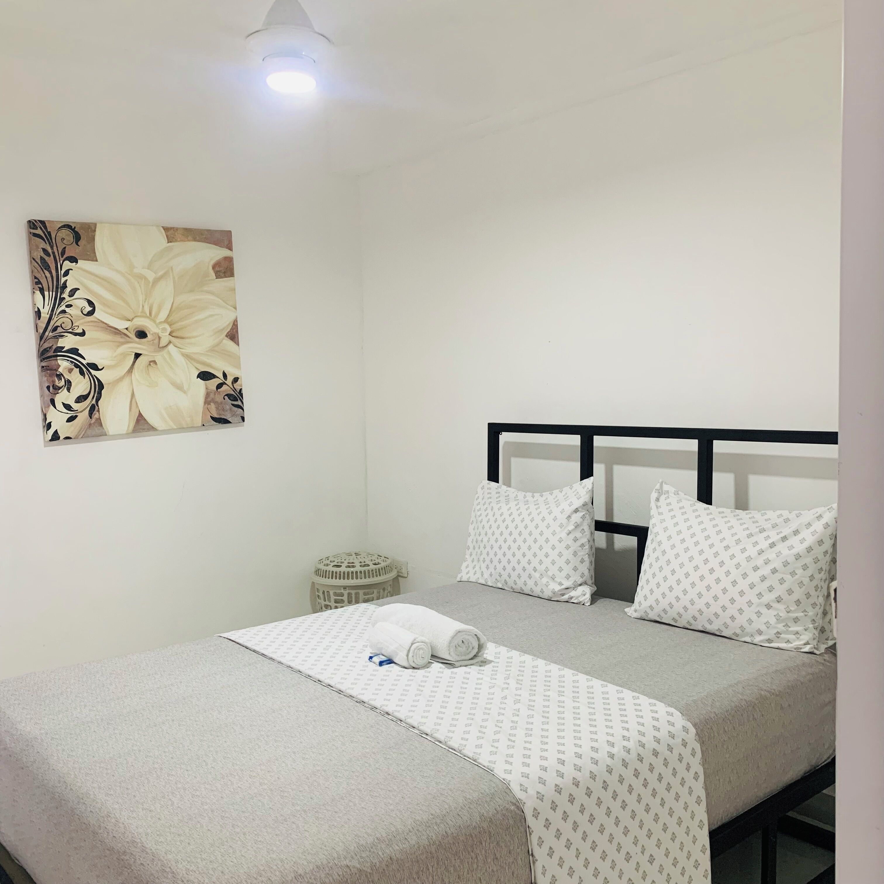 Rom – comfort | Blendingsgardiner, strykejern/-brett og wi-fi (inkludert)