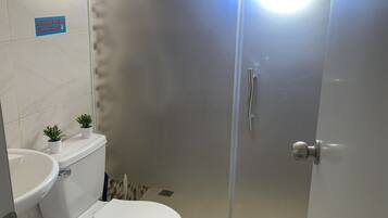 舒適三人房, 城市景觀 | 浴室 | 浴室地暖系統