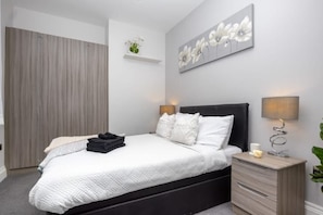 4 bedrooms, WiFi, bed sheets
