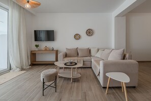 TV - Mythos villa 9,pool,Walking distance to beach (Damnoni)
