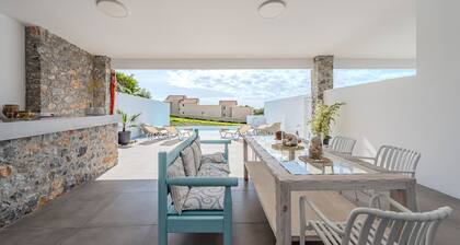 Mythos villa 9,pool,Walking distance to beach