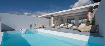 Mythos villa 9,pool,Walking distance to beach