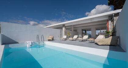 Mythos villa 9,pool,Walking distance to beach