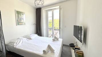 Fer et planche Ă repasser, Wi-Fi gratuit, draps fournis