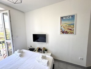 Bügeleisen/Bügelbrett, kostenloses WLAN, Bettwäsche