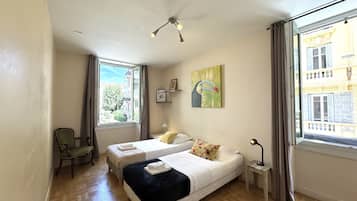 2 chambres, fer et planche Ă repasser, Wi-Fi gratuit, draps fournis